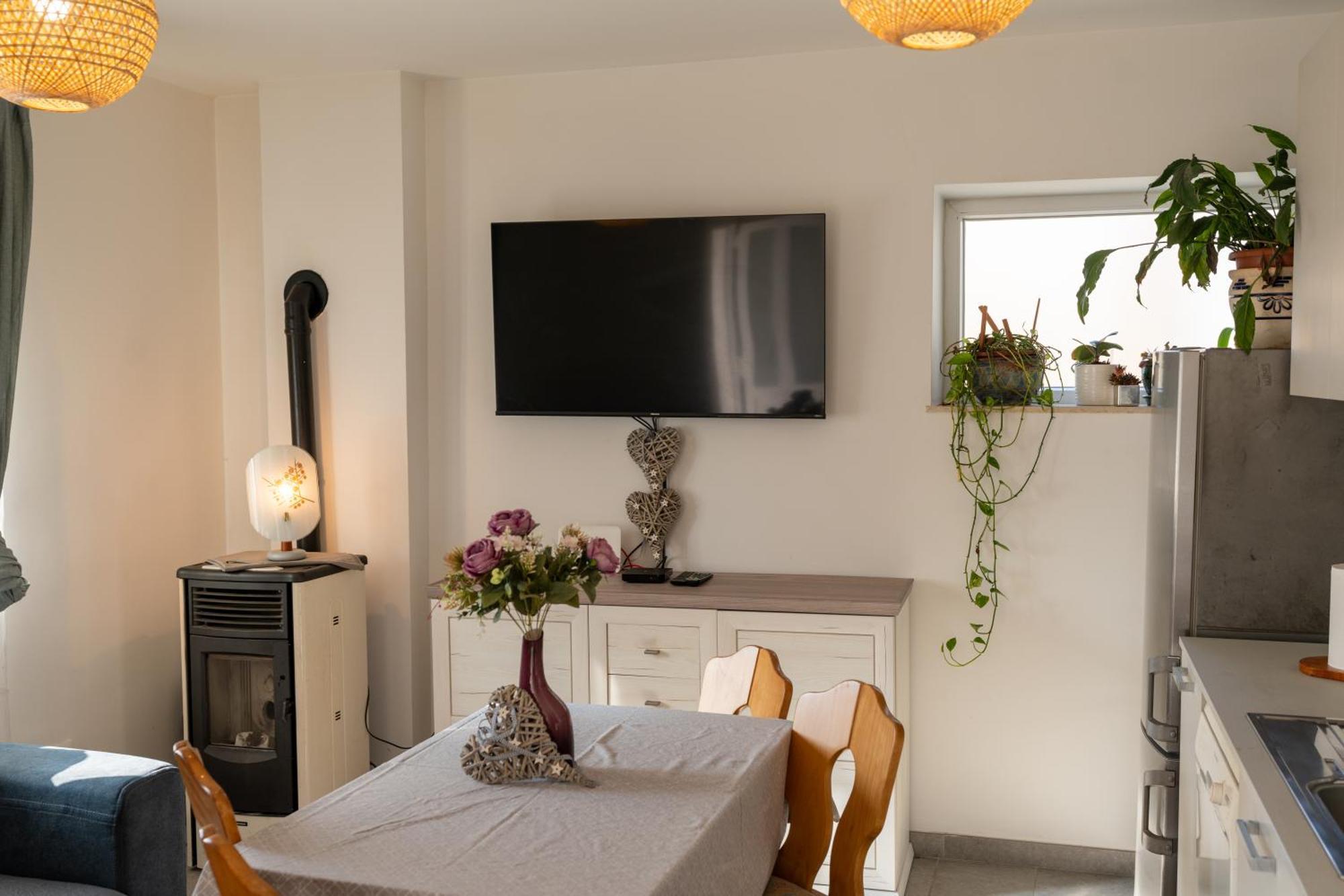 Two-Bedroom Apartment Rea In ロヴィニ エクステリア 写真
